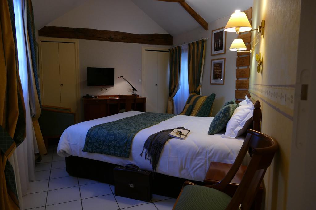 Logis Hotels Le Champalud Restaurant La Citadelle Oree-d'Anjou Pokój zdjęcie