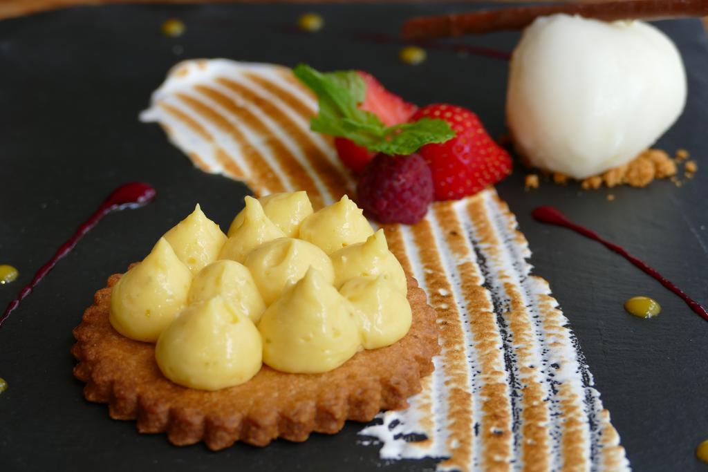 Logis Hotels Le Champalud Restaurant La Citadelle Oree-d'Anjou Zewnętrze zdjęcie
