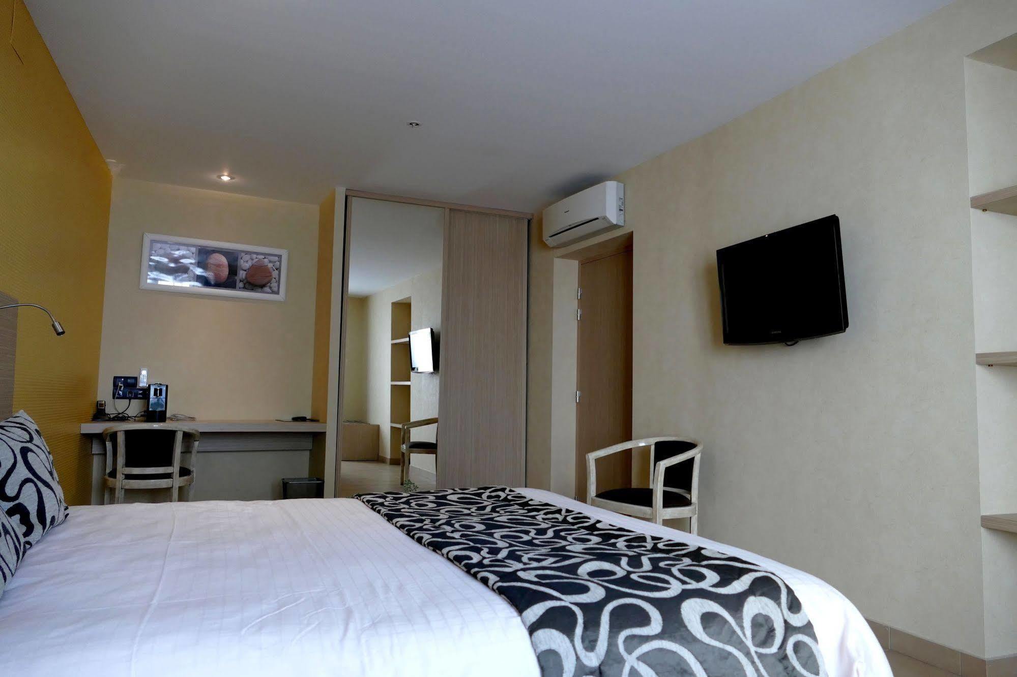 Logis Hotels Le Champalud Restaurant La Citadelle Oree-d'Anjou Zewnętrze zdjęcie