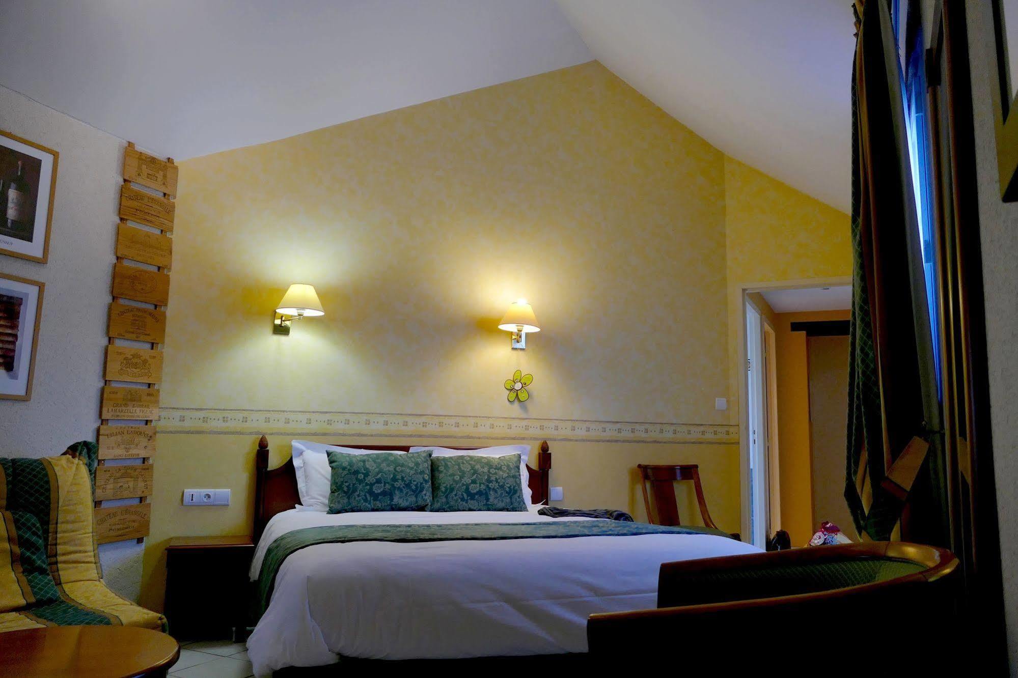 Logis Hotels Le Champalud Restaurant La Citadelle Oree-d'Anjou Zewnętrze zdjęcie