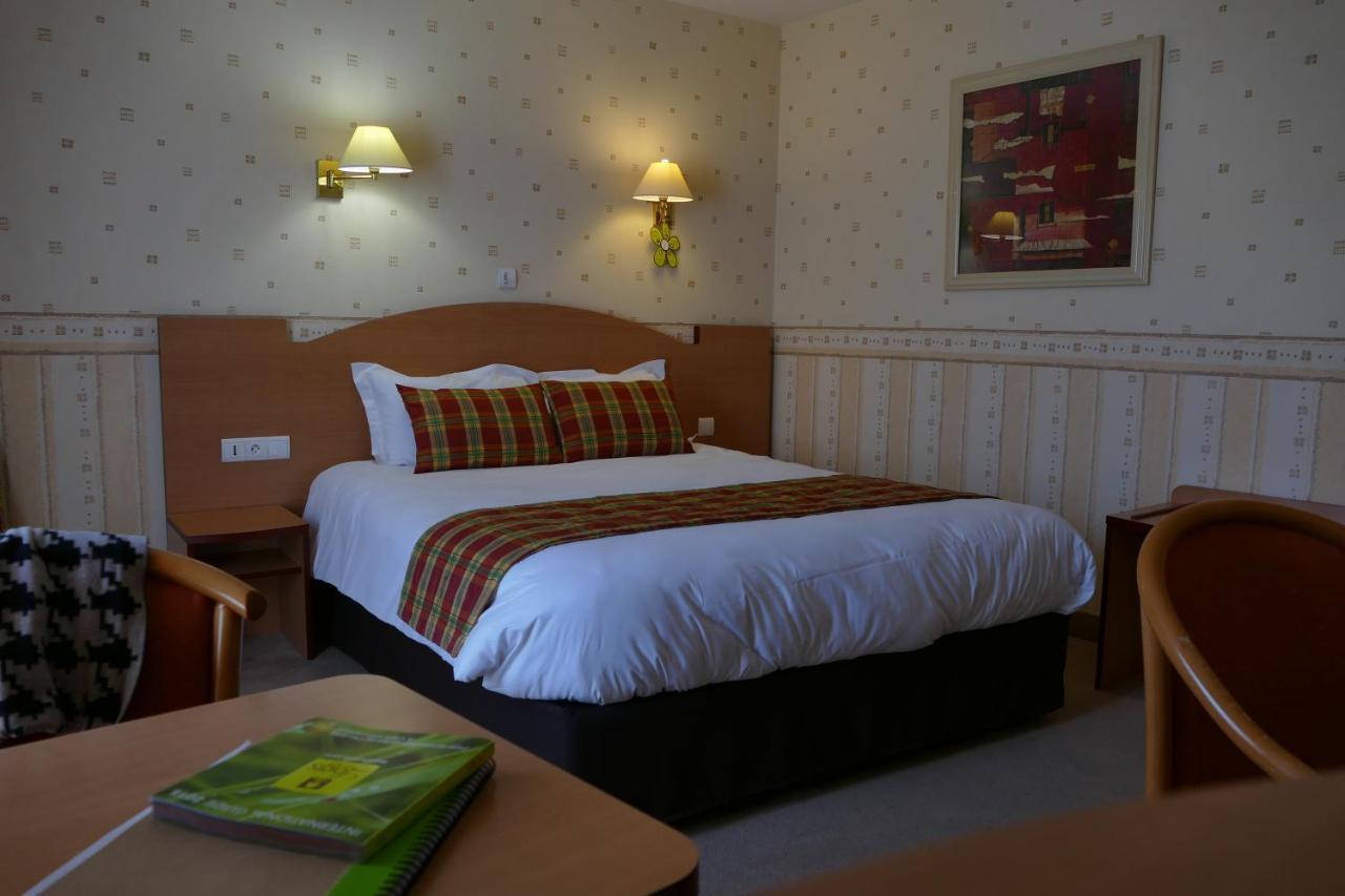 Logis Hotels Le Champalud Restaurant La Citadelle Oree-d'Anjou Zewnętrze zdjęcie