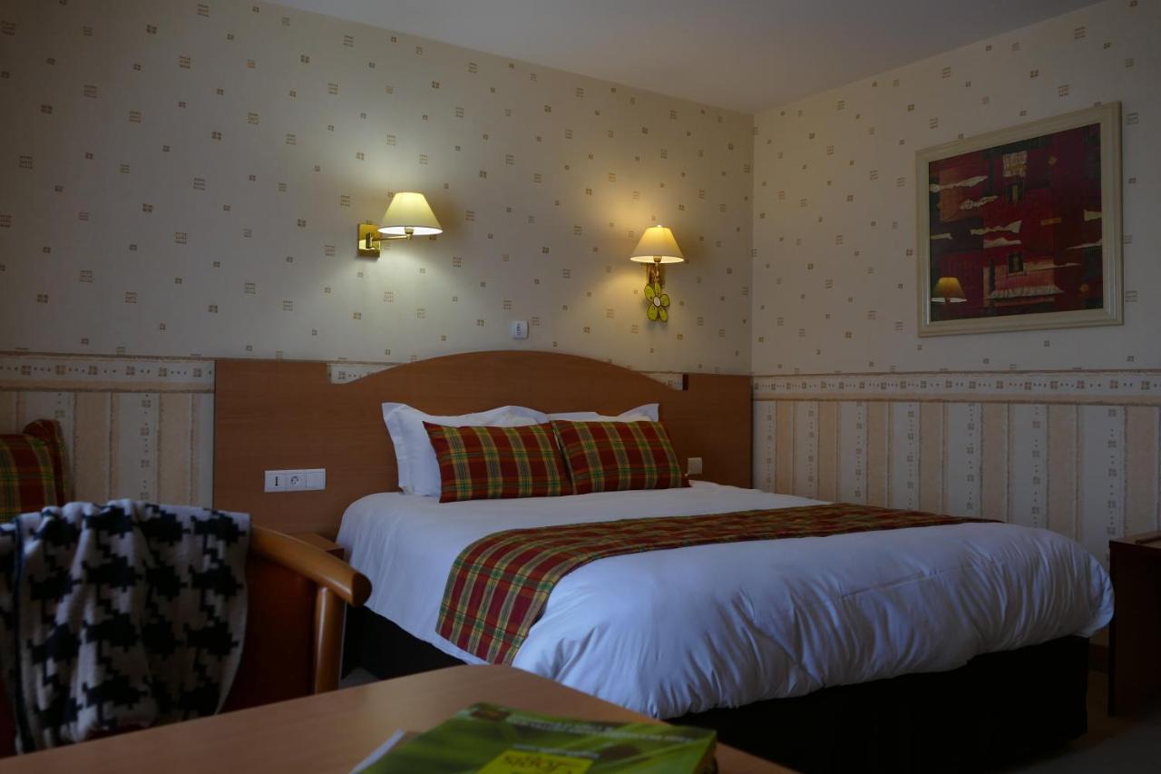 Logis Hotels Le Champalud Restaurant La Citadelle Oree-d'Anjou Zewnętrze zdjęcie
